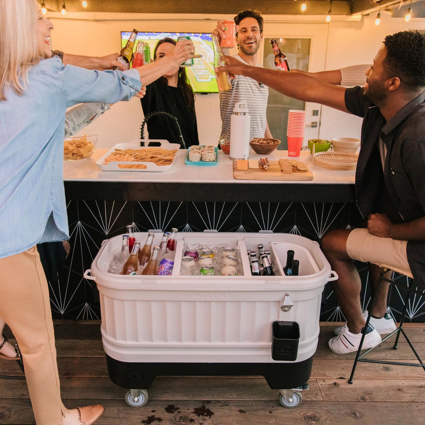 Insulated Hard Cooler Ice Chest for Camping